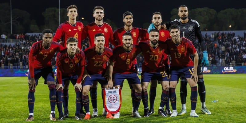 Đội tuyển thuộc quyền sở hữu của Liên đoàn bóng đá Hoàng gia Tây Ban Nha.